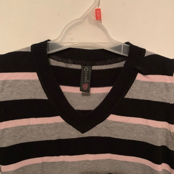 Top - Picture 3 of 4